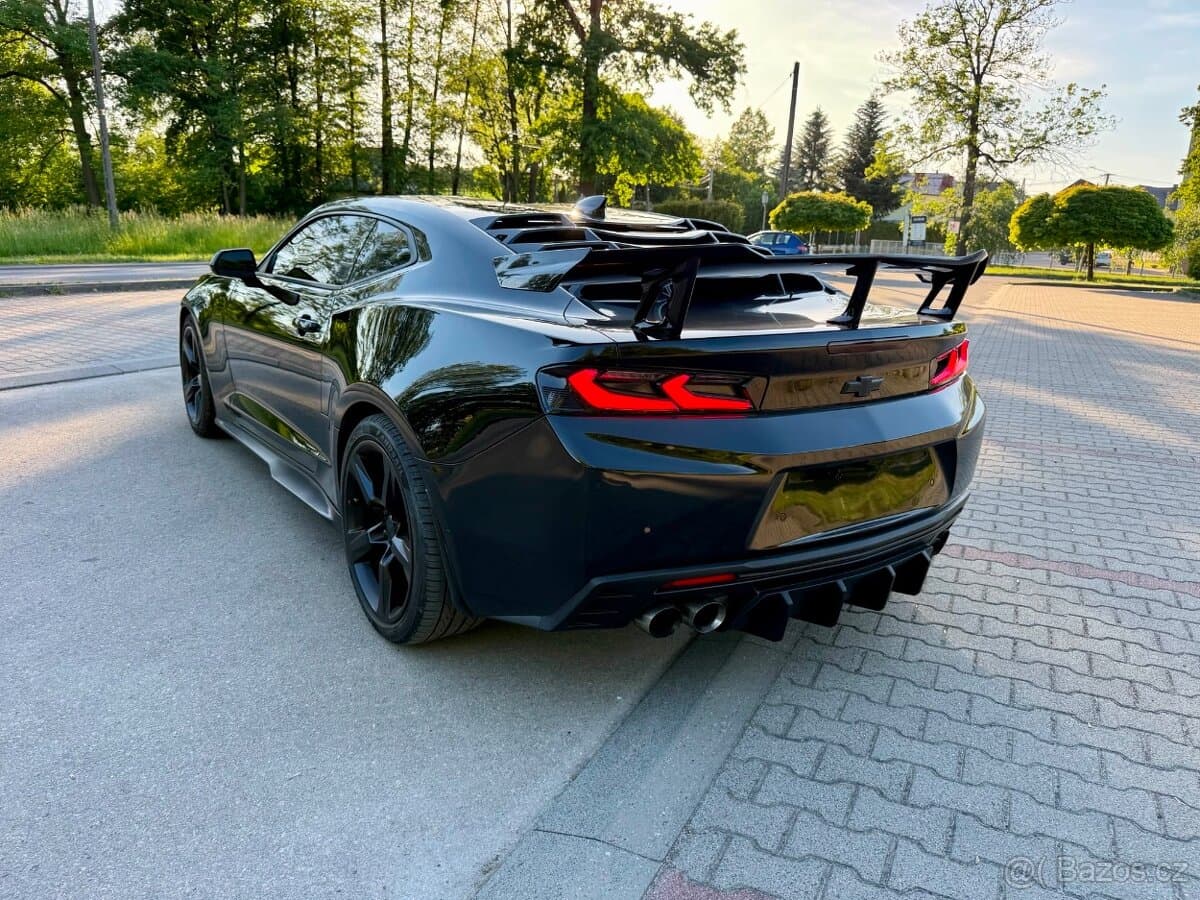 2017 Chevrolet CAMARO - 9