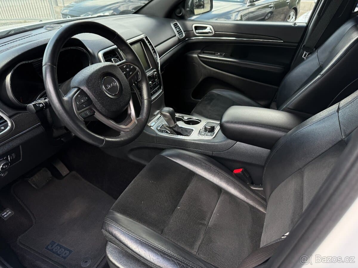 2018 Jeep CHEROKEE - 9