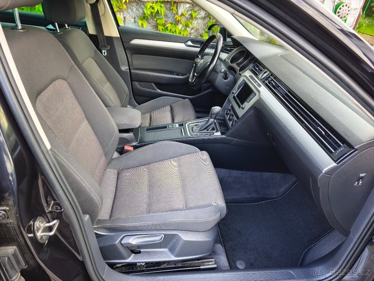 2016 Volkswagen PASSAT - 9