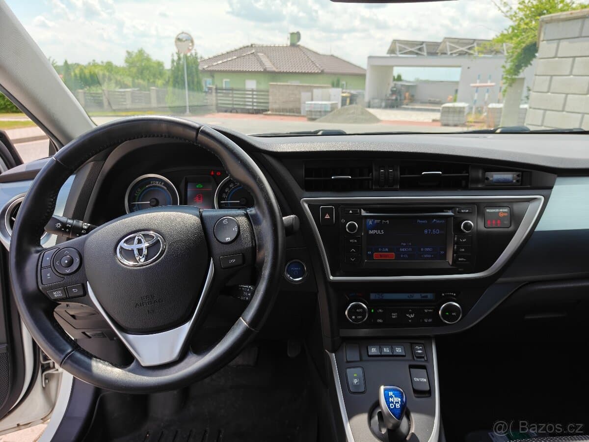 2013 Toyota AURIS - 9