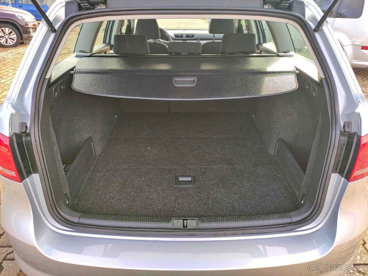 2012 Volkswagen PASSAT - 9
