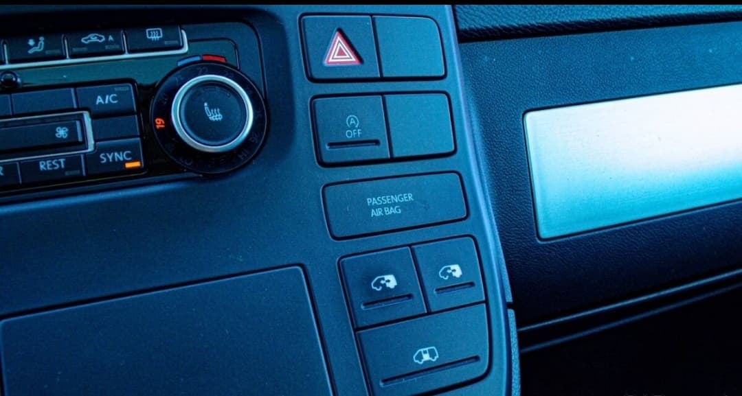 2015 Volkswagen MULTIVAN - 9