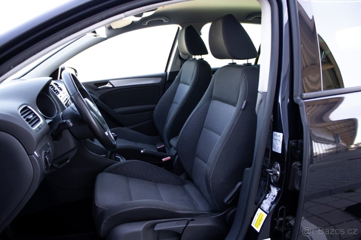 2011 Volkswagen GOLF - 9
