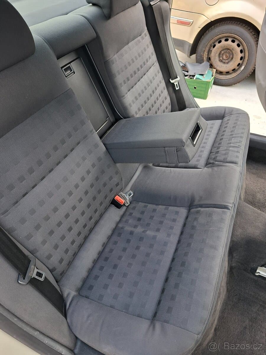 2005 Volkswagen PASSAT - 9
