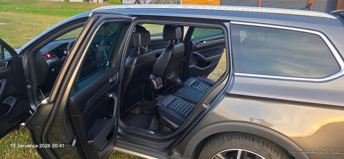 2015 Volkswagen PASSAT - 9