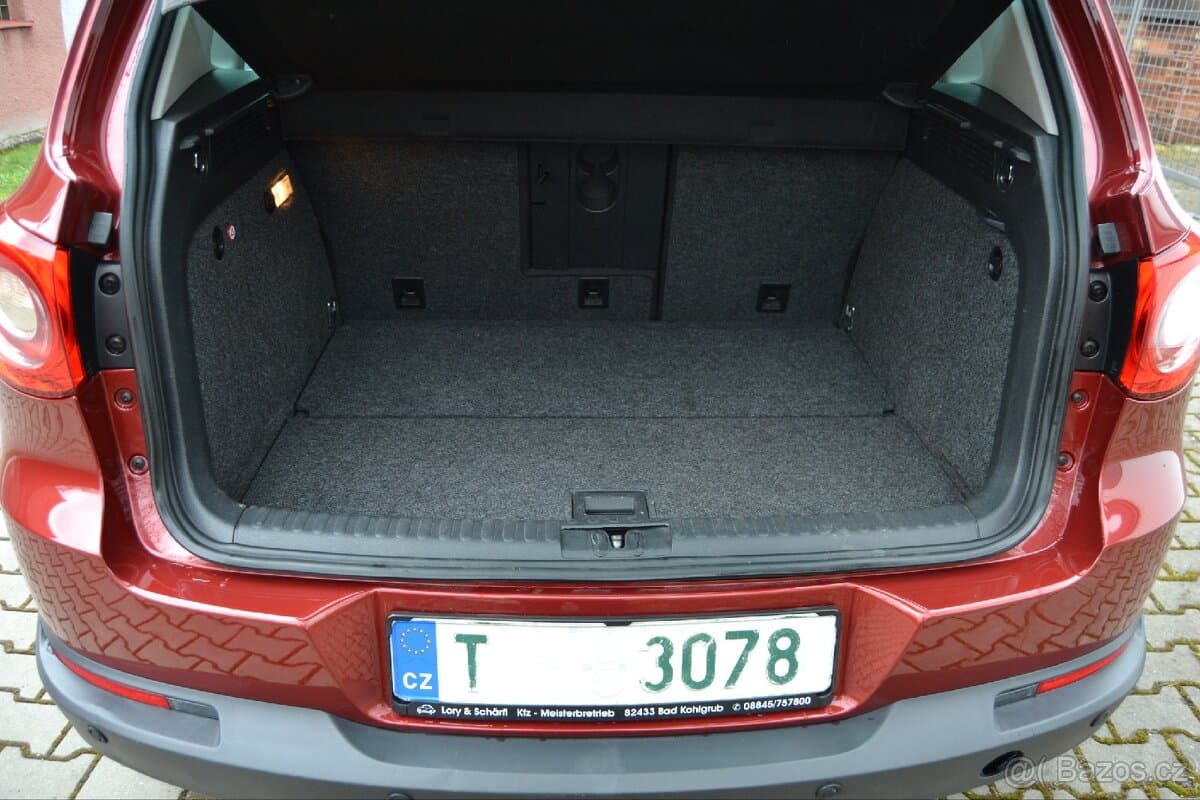 2011 Volkswagen TIGUAN - 9
