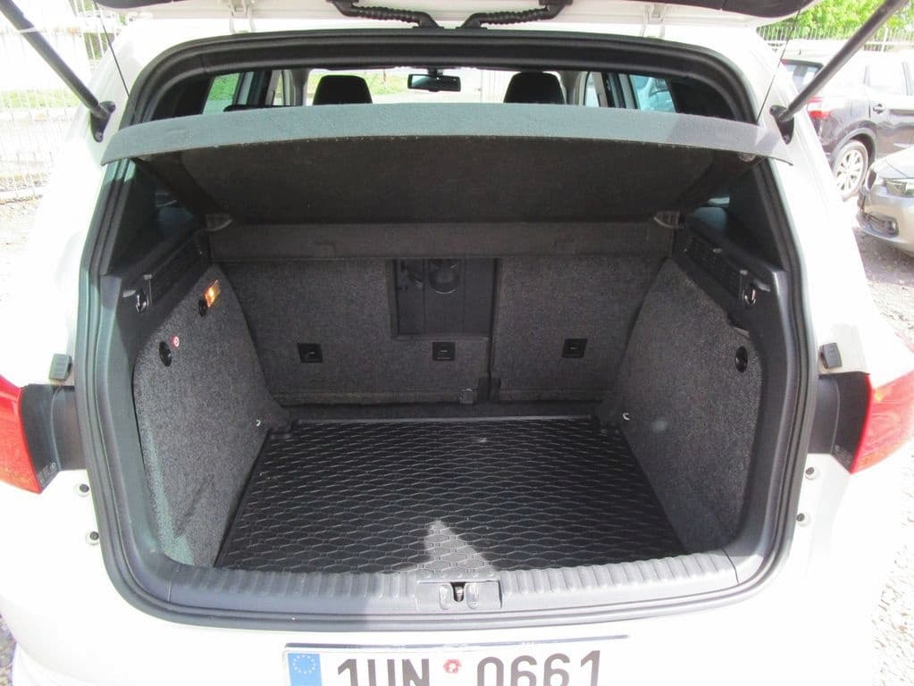2012 Volkswagen TIGUAN - 9