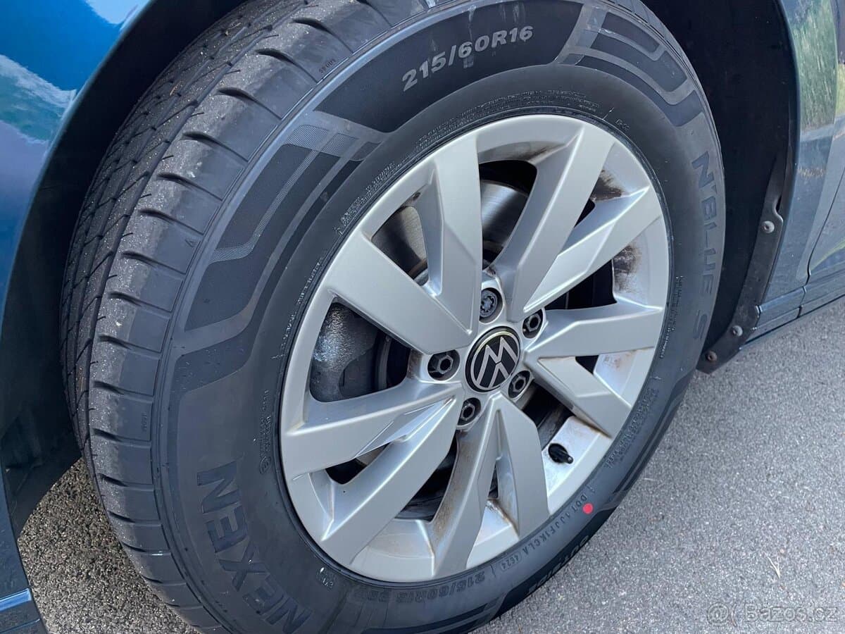 2022 Volkswagen PASSAT - 9