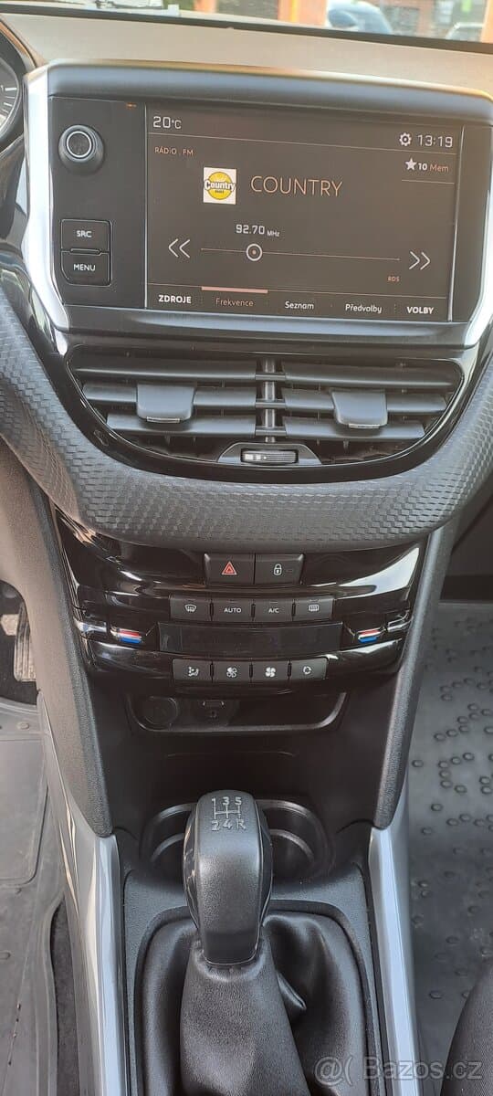 2017 Peugeot 2008 - 9