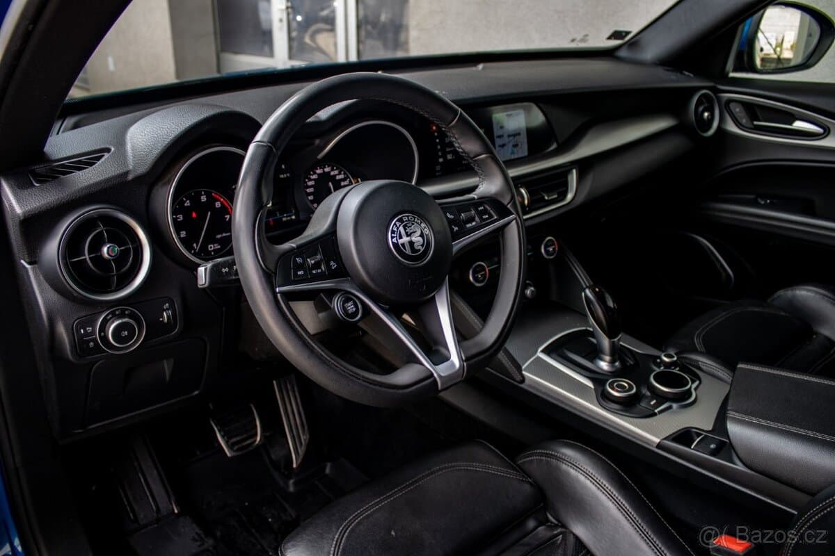 2019 Alfa Romeo STELVIO - 9