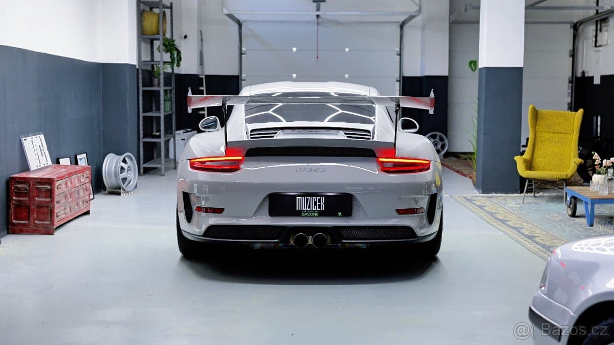 2018 Porsche 911 - 9