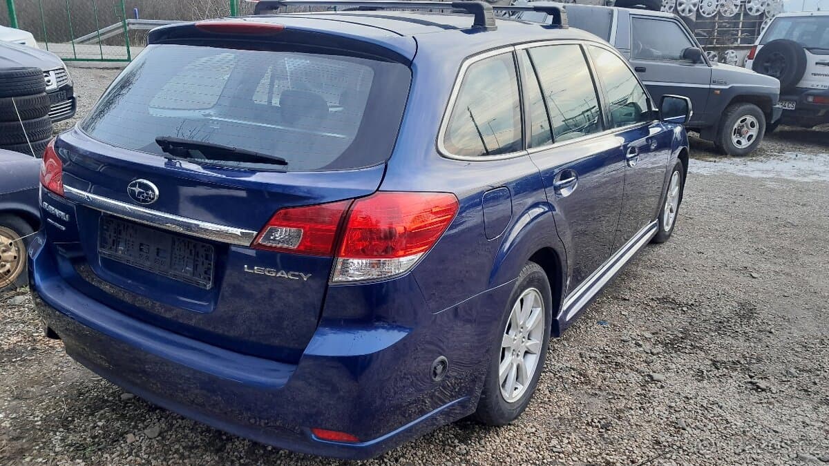 2010 Subaru LEGACY - 9