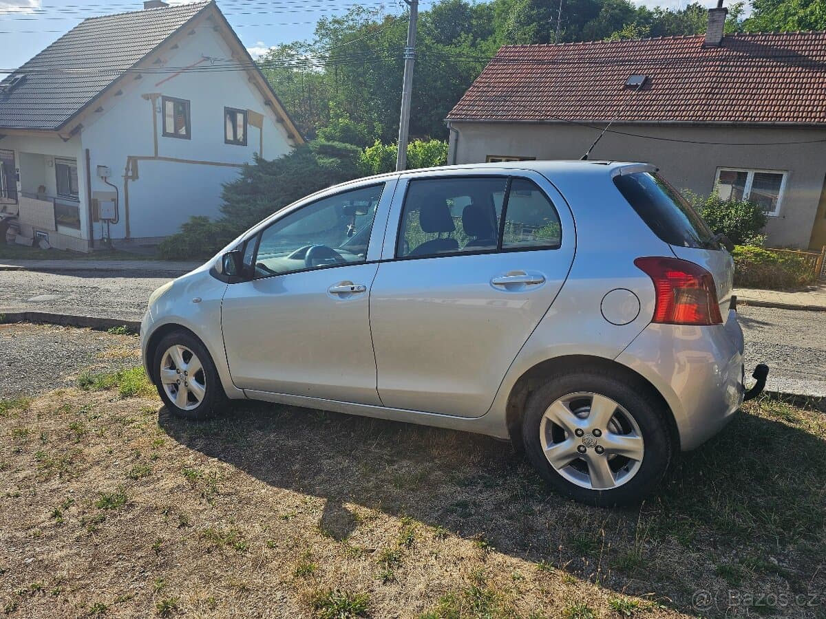 Toyota YARIS - 9
