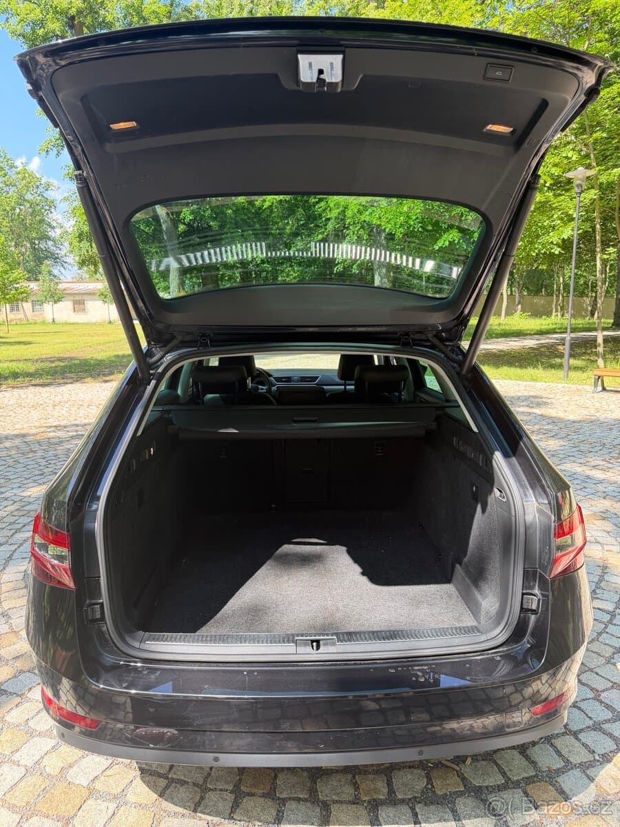 2019 Škoda SUPERB - 9