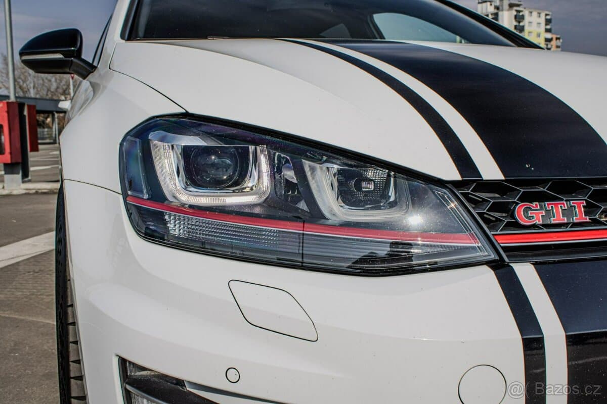 2016 Volkswagen GOLF - 9