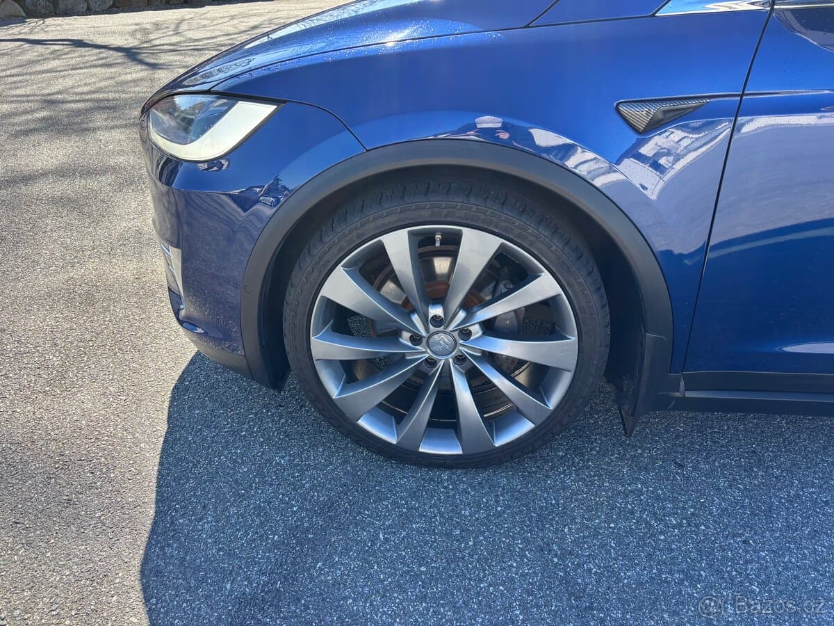 2017 Tesla MODEL X - 9