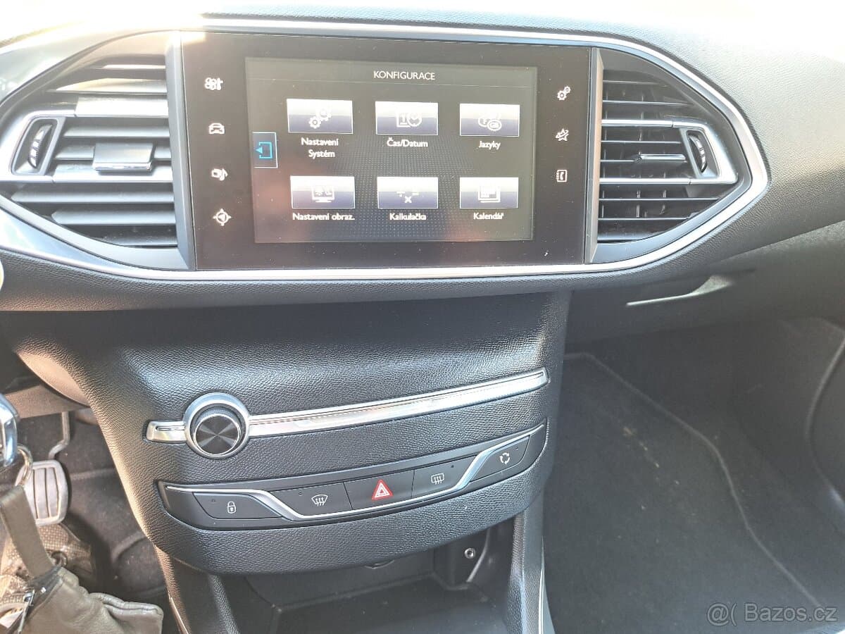 2015 Peugeot 308 - 9