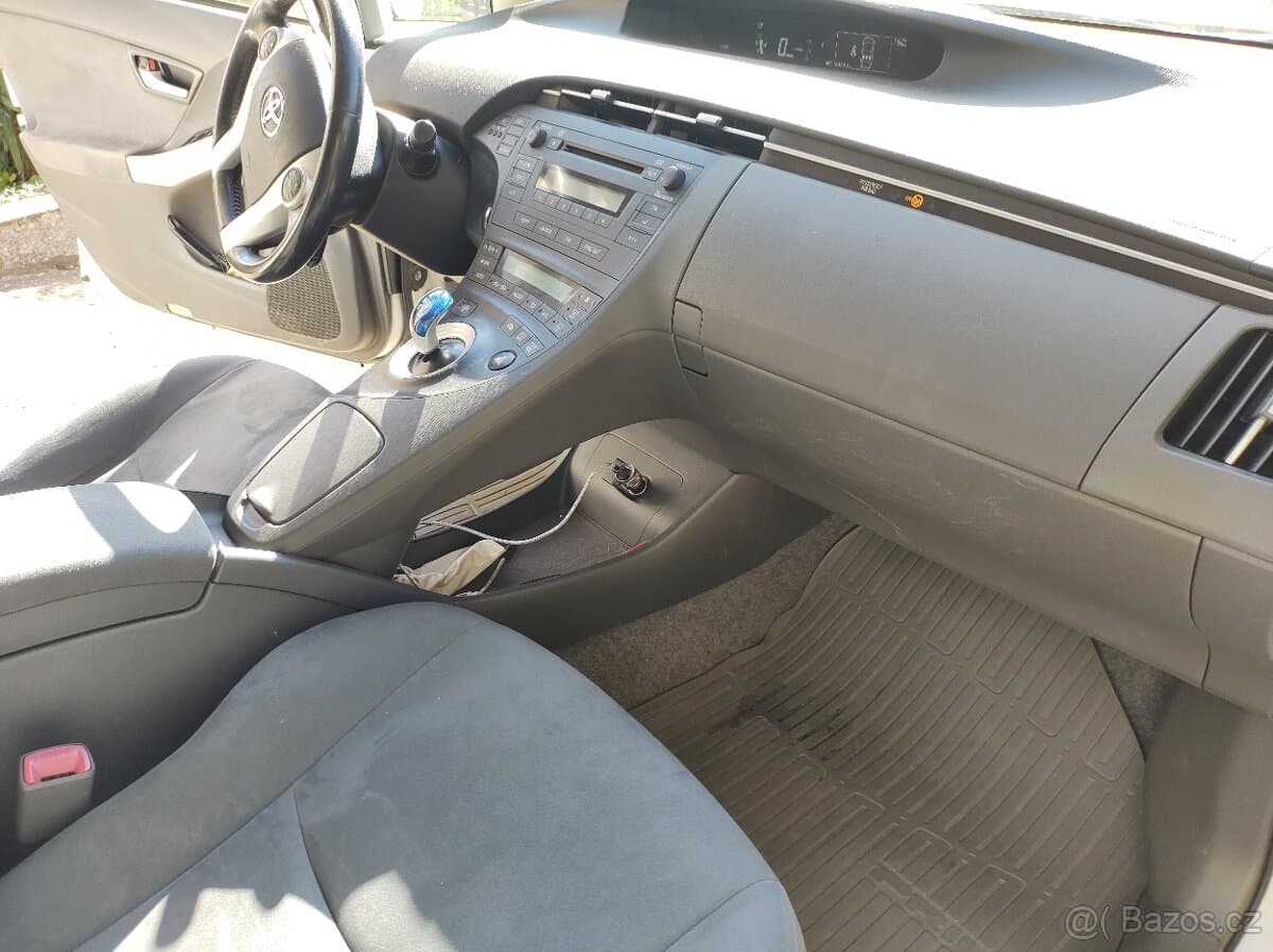 2009 Toyota PRIUS - 9