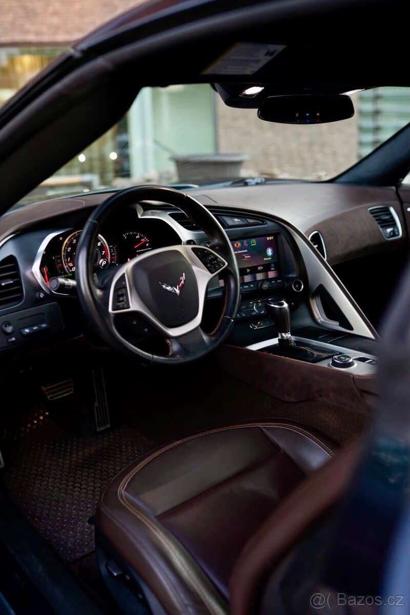 2015 Chevrolet CORVETTE - 9