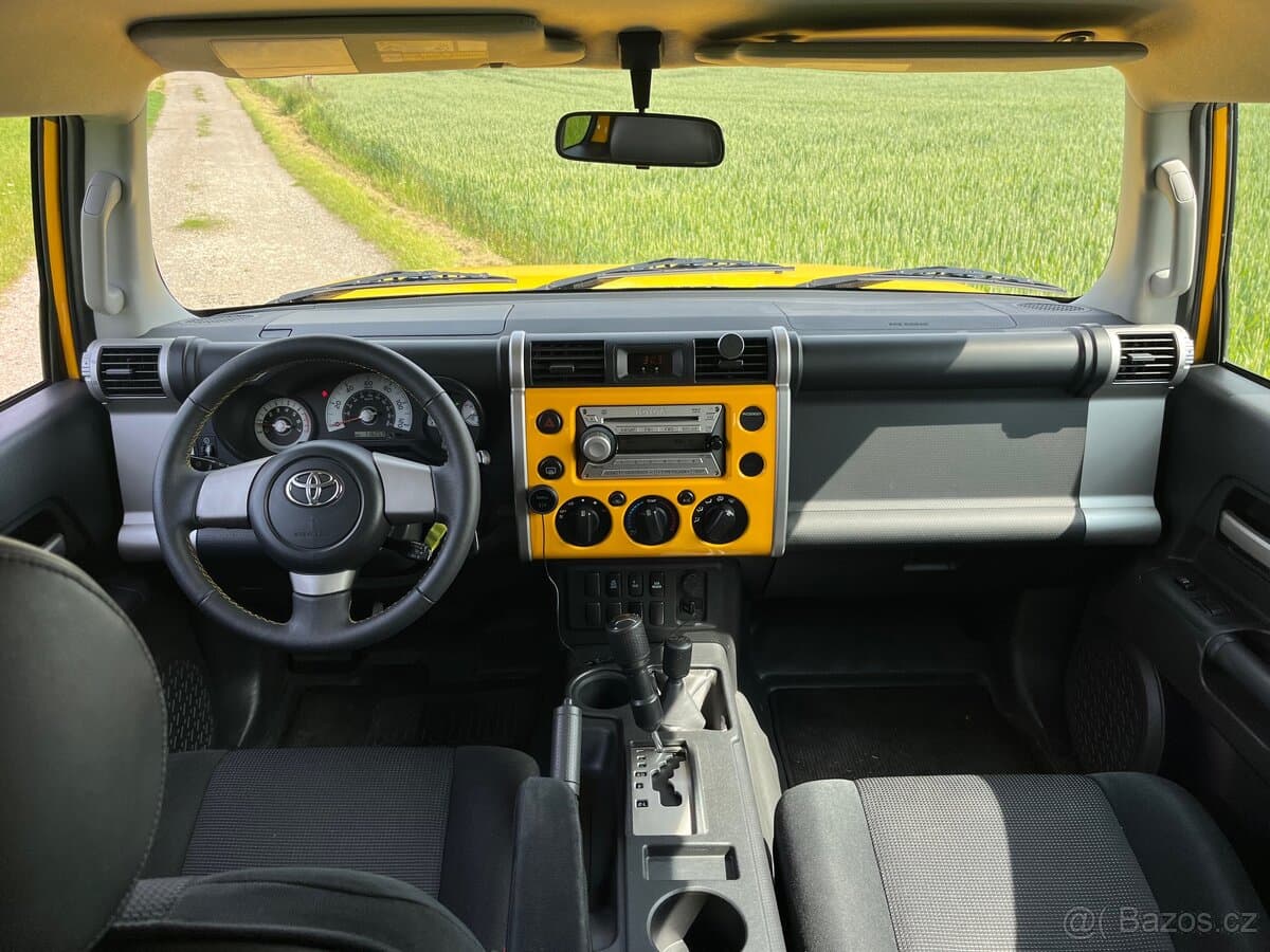 Toyota FJ - 9