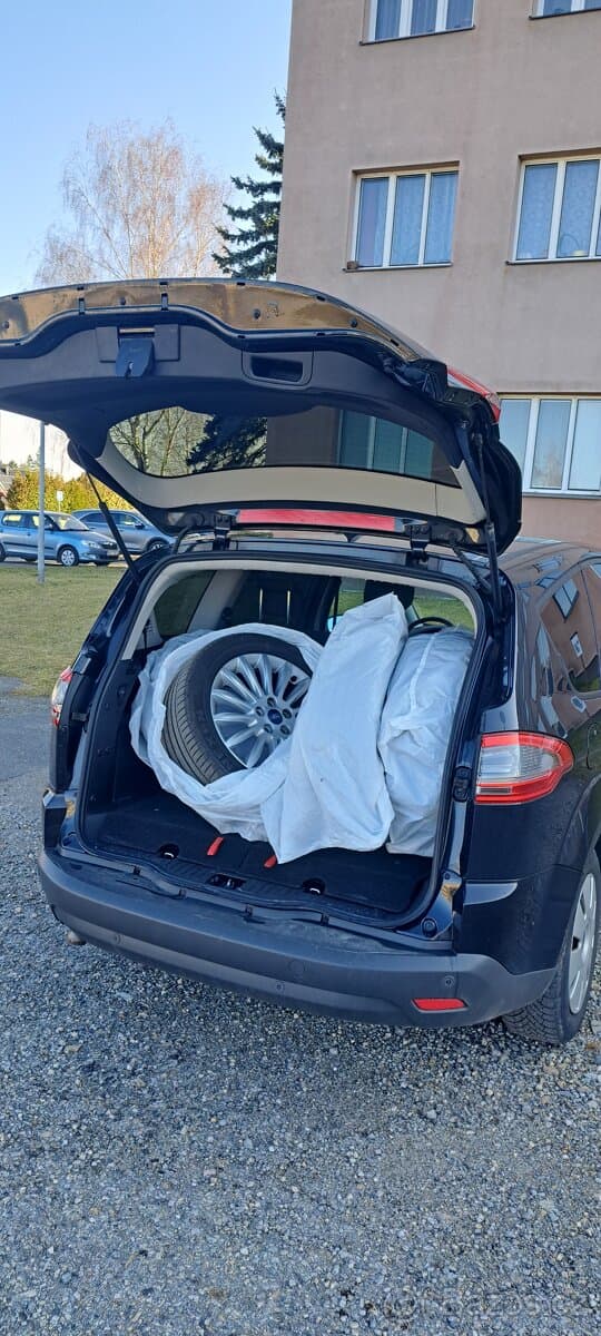 2014 Ford S-MAX - 9