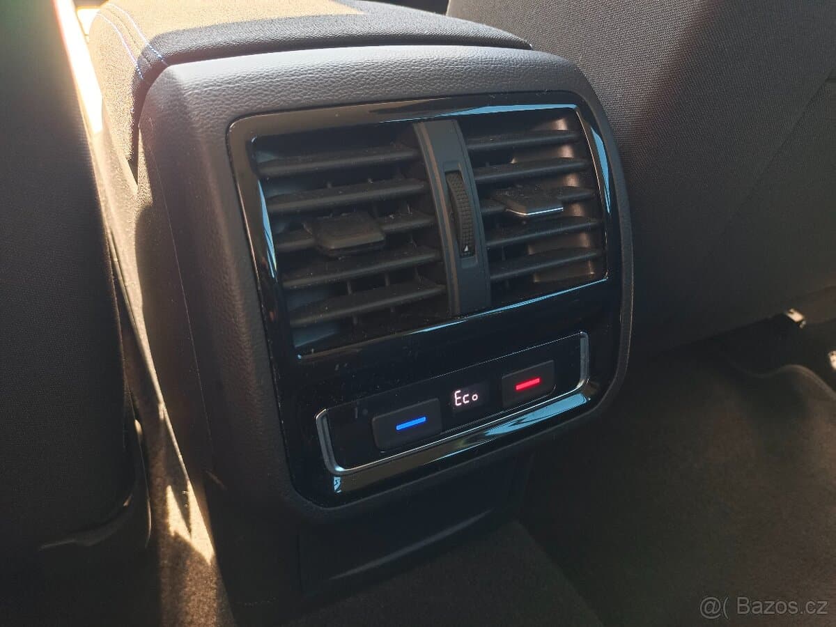 2021 Volkswagen PASSAT - 9