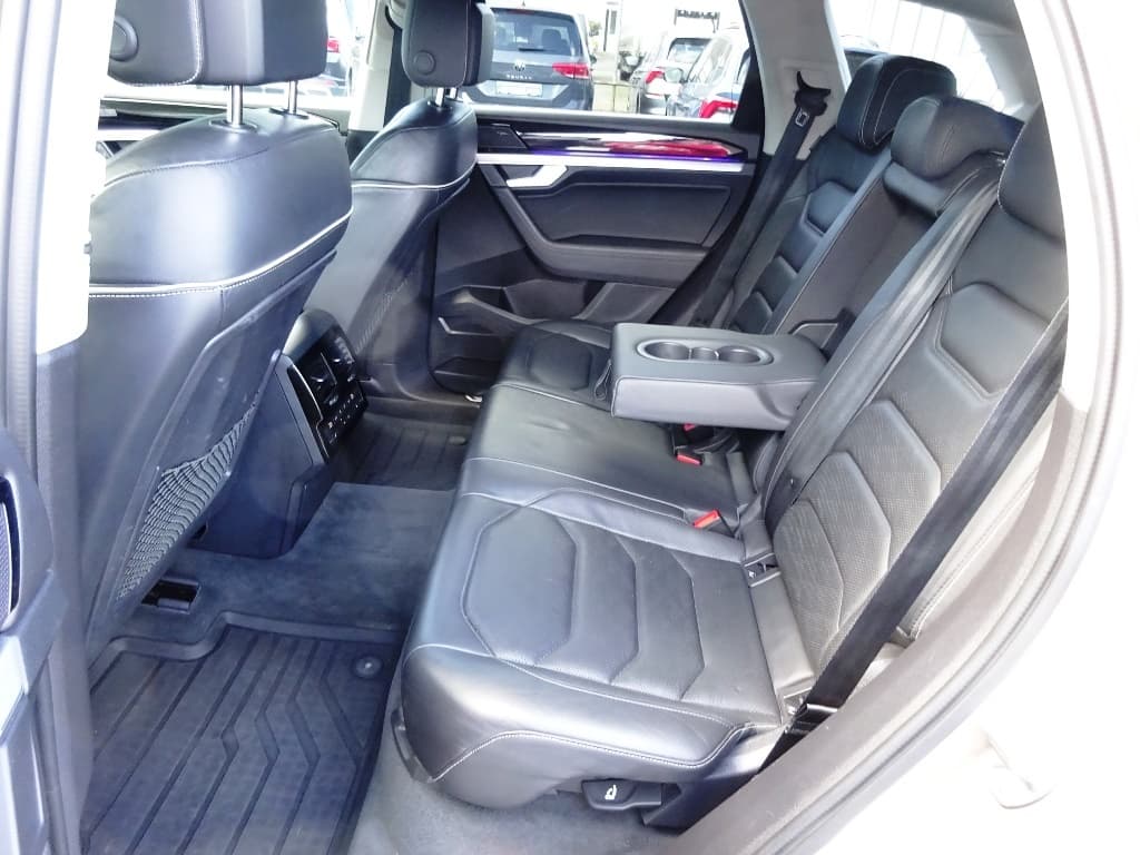 2019 Volkswagen TOUAREG - 9