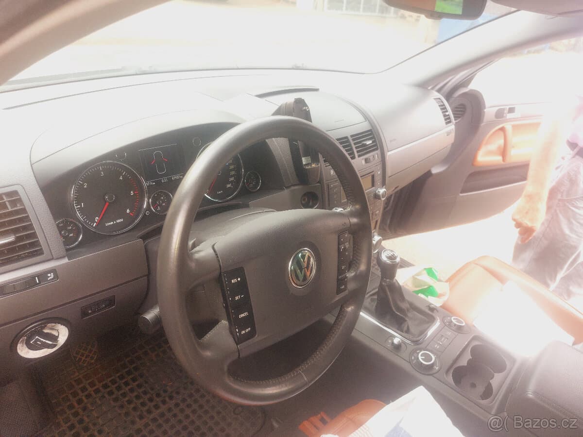 2004 Volkswagen TOUAREG - 9