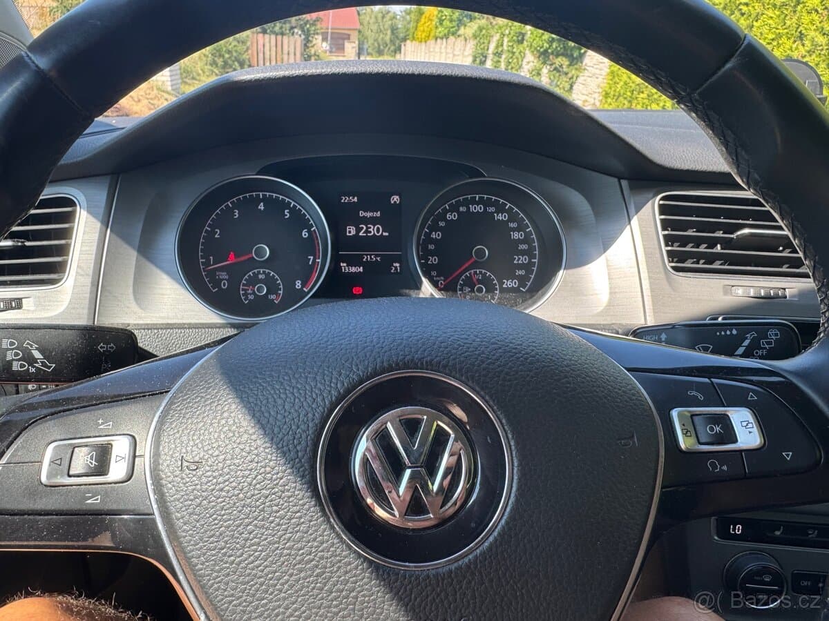 2013 Volkswagen GOLF - 9