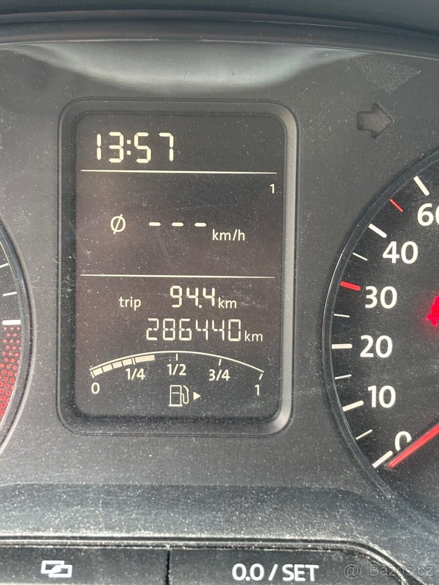 2011 Volkswagen POLO - 9