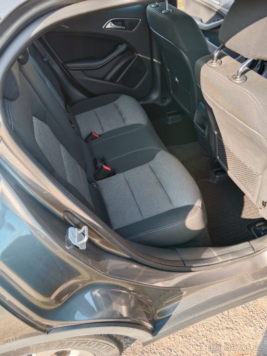 2017 Mercedes-Benz GLA - 9