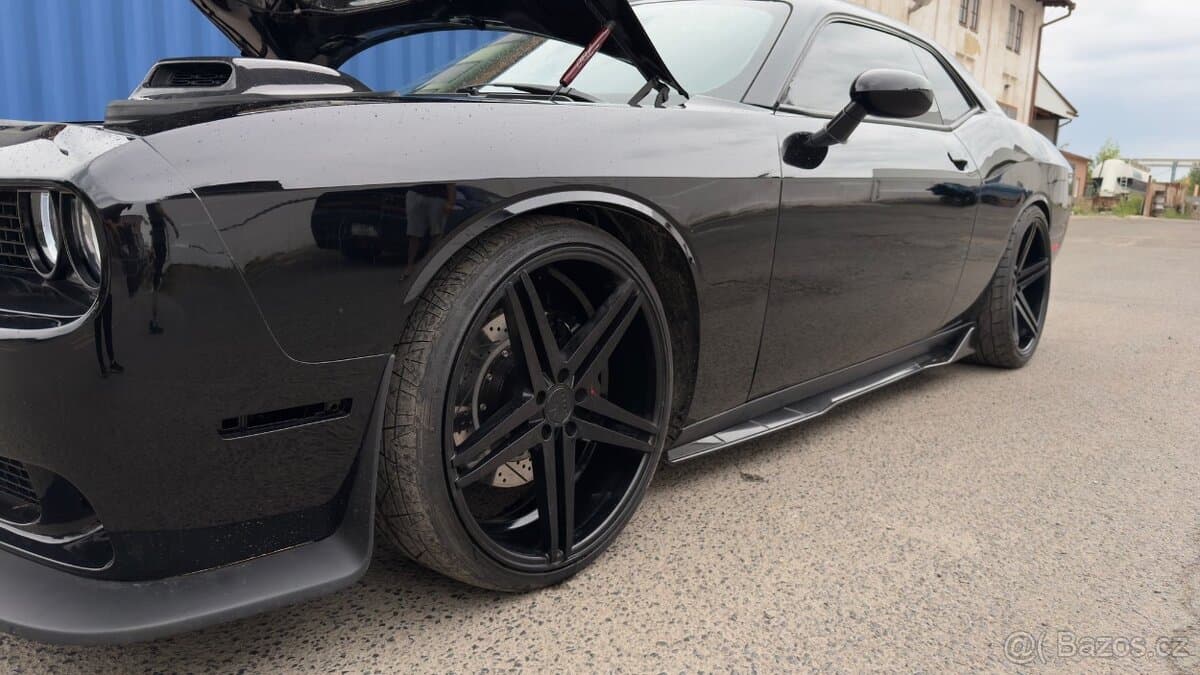 2016 Dodge CHALLENGER - 9