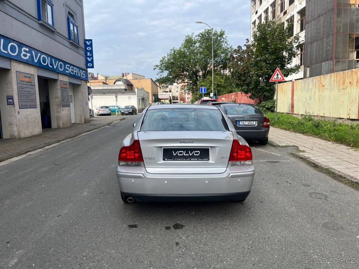 2005 Volvo S60 - 9