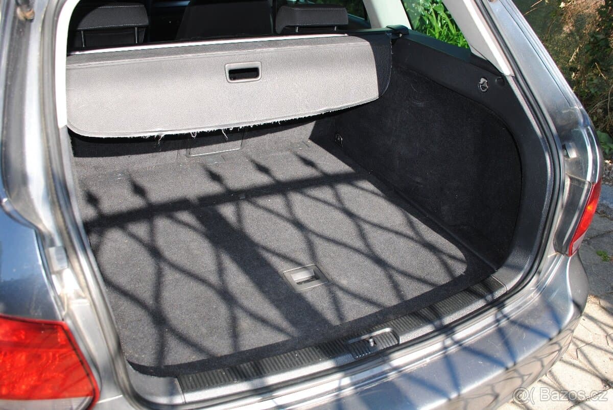 2011 Volkswagen GOLF - 9