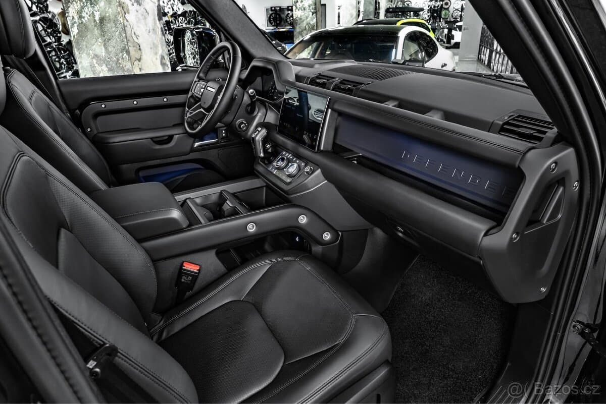 2025 Land Rover DEFENDER - 9