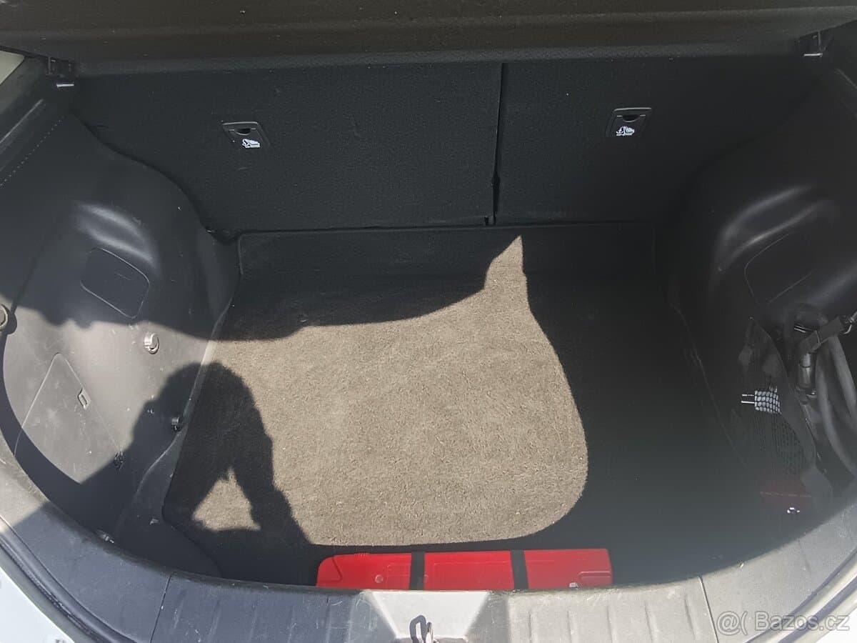 2018 Nissan LEAF - 9
