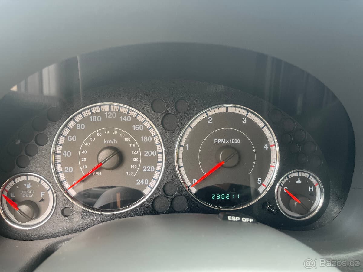 2006 Jeep CHEROKEE - 9
