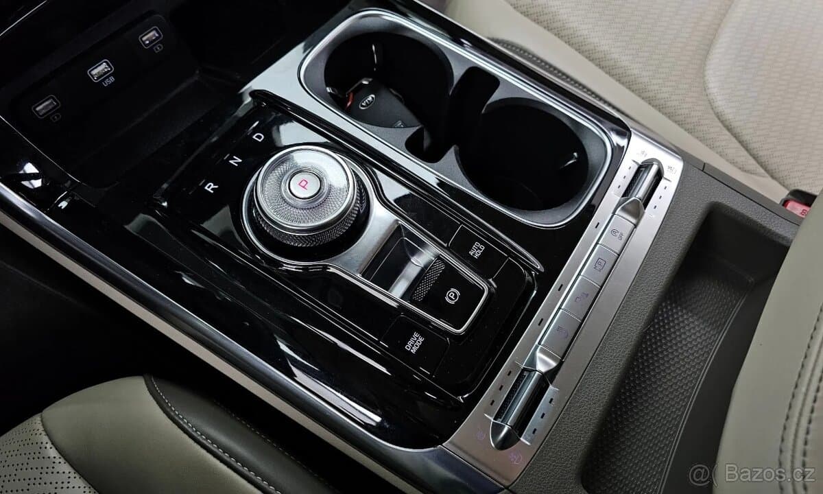 2021 Kia CARNIVAL - 9
