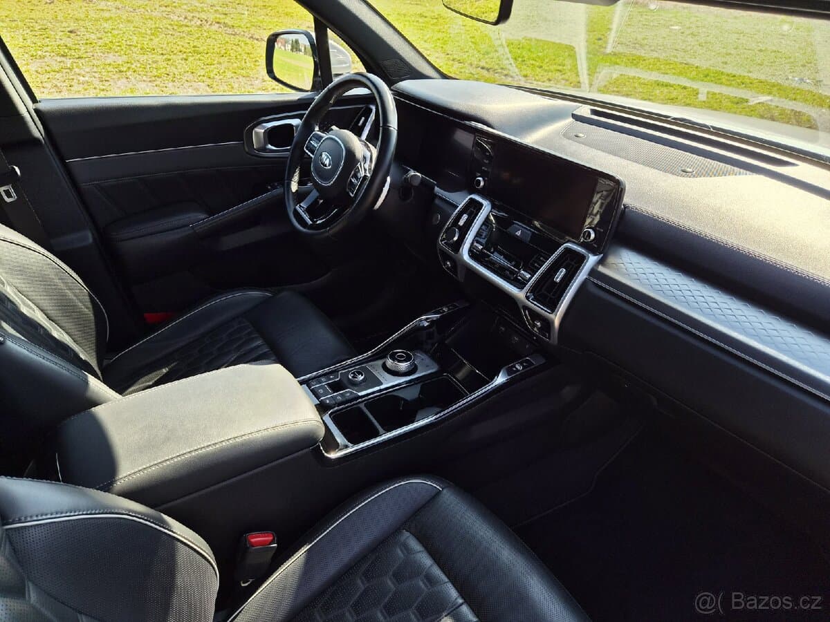 2021 Kia SORENTO - 9