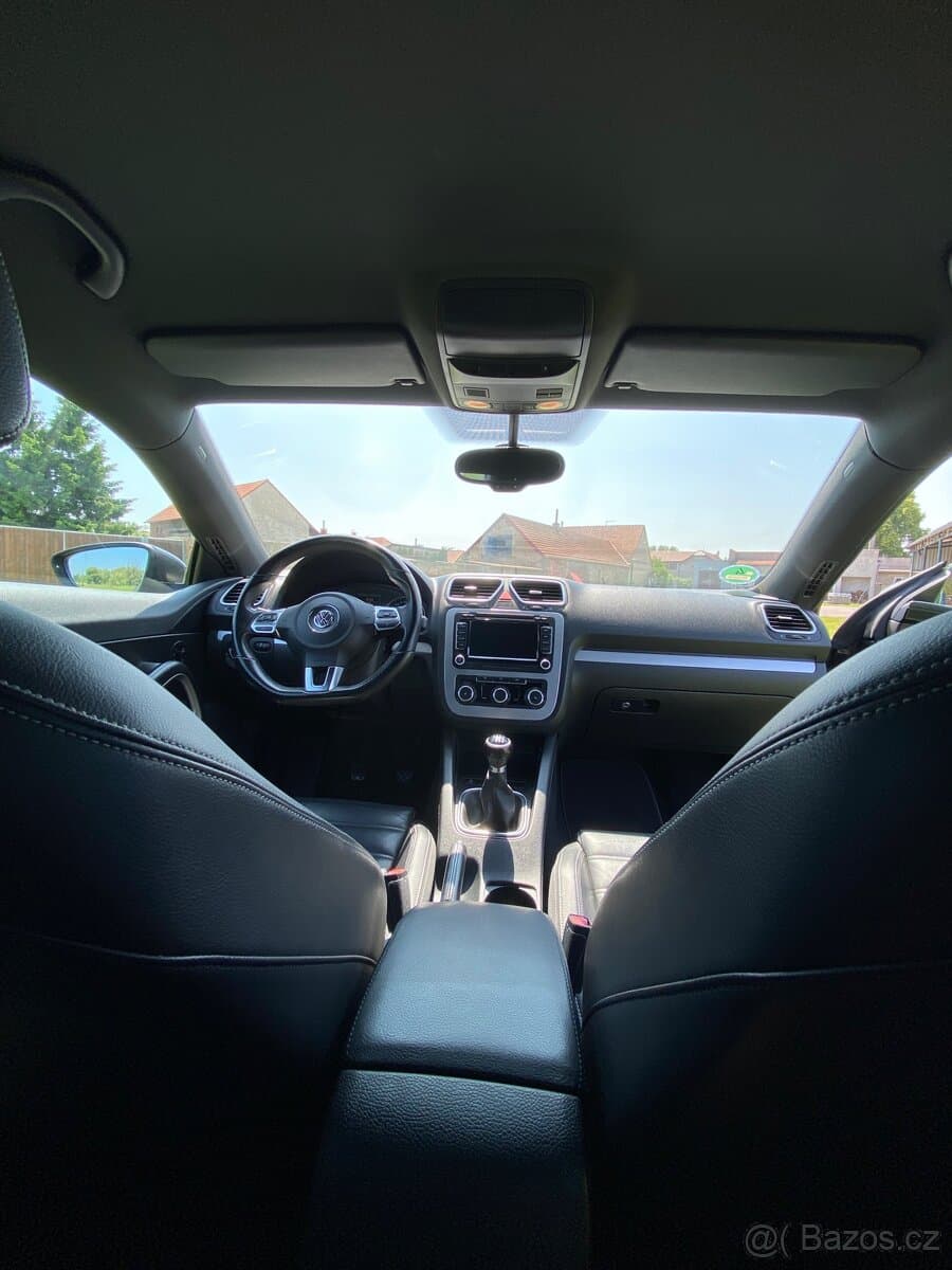 2010 Volkswagen SCIROCCO - 9