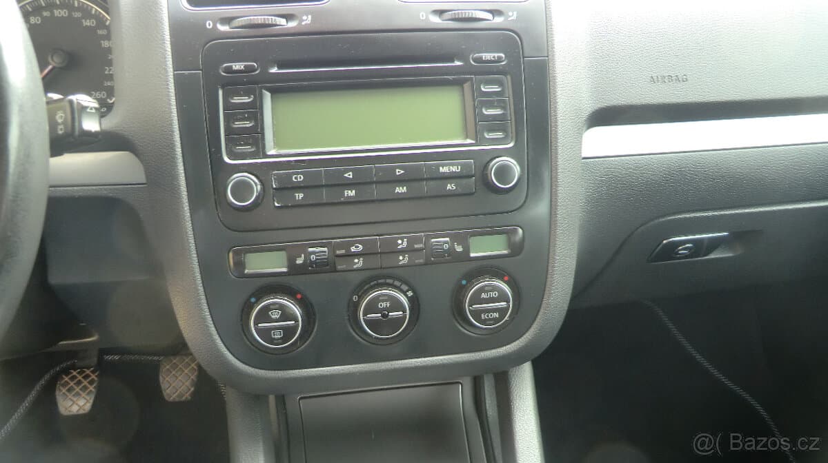 2004 Volkswagen GOLF - 9