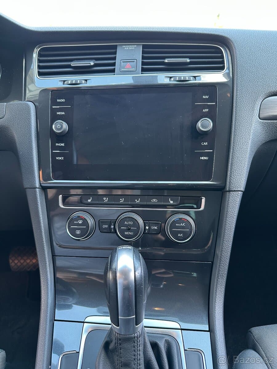Volkswagen GOLF - 9