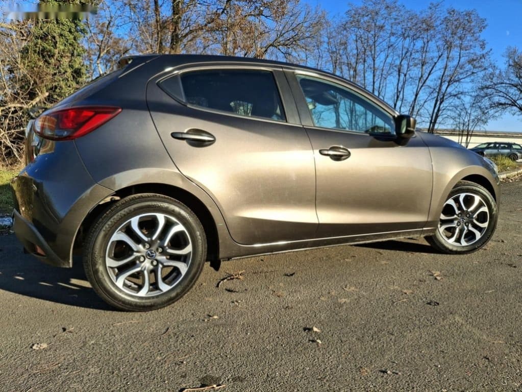 2016 Mazda 2 - 9