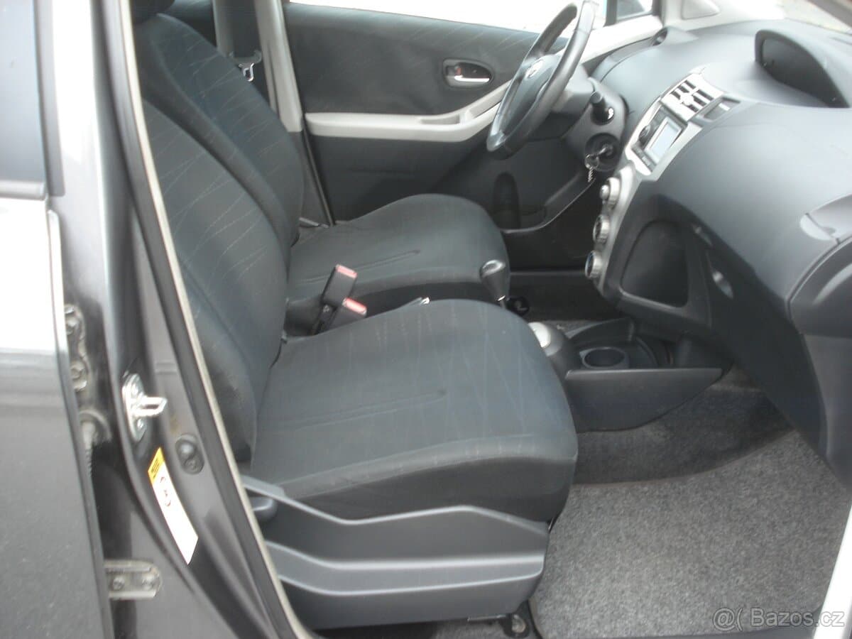 2008 Toyota YARIS - 9