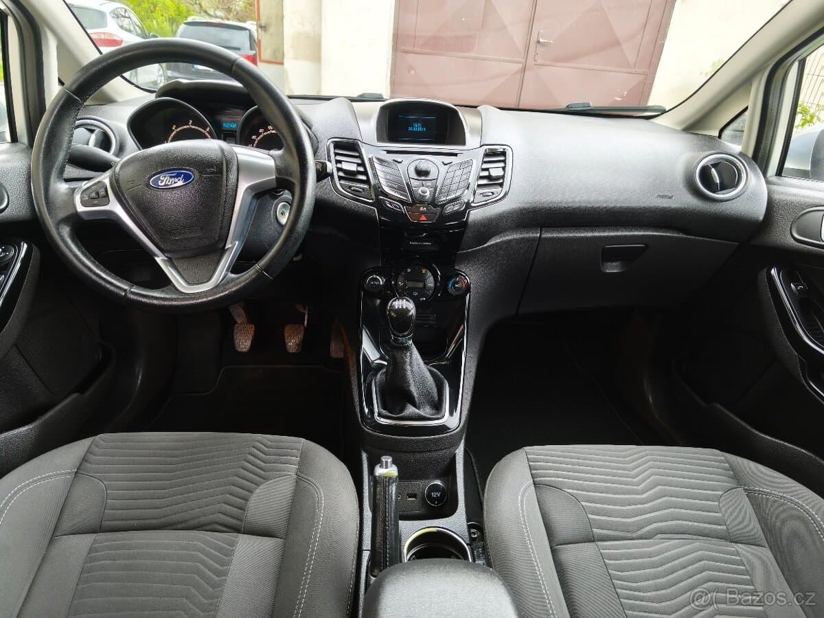 2015 Ford FIESTA - 9
