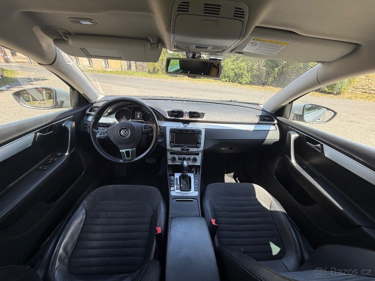 2013 Volkswagen PASSAT - 9