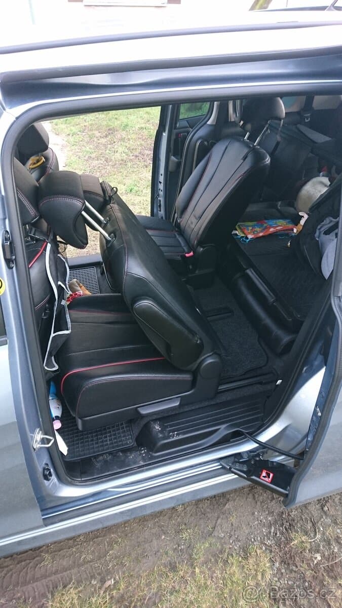 Mazda 5 - 9