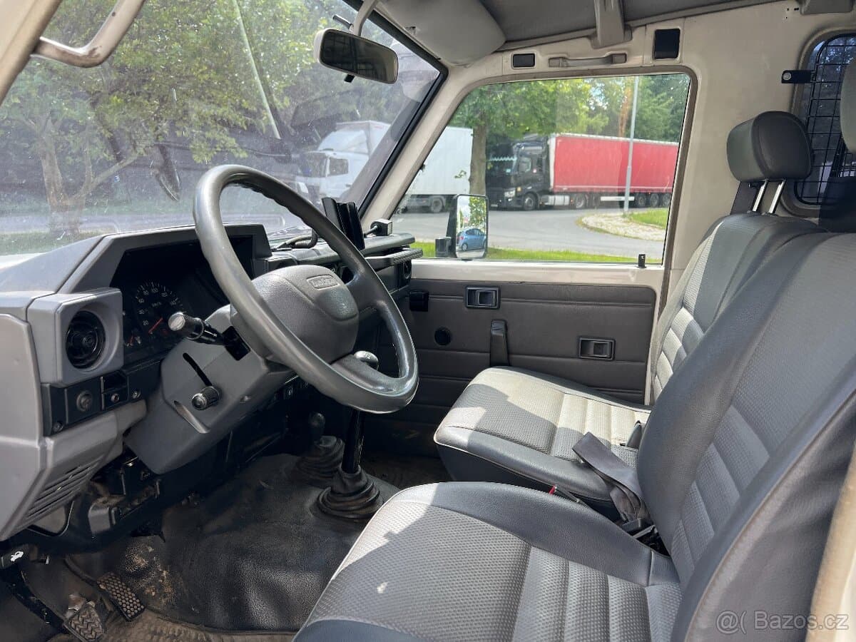 2009 Toyota LAND CRUISER - 9