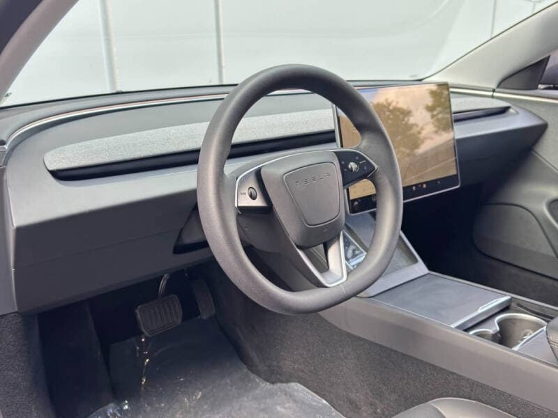 2024 Tesla MODEL 3 - 9