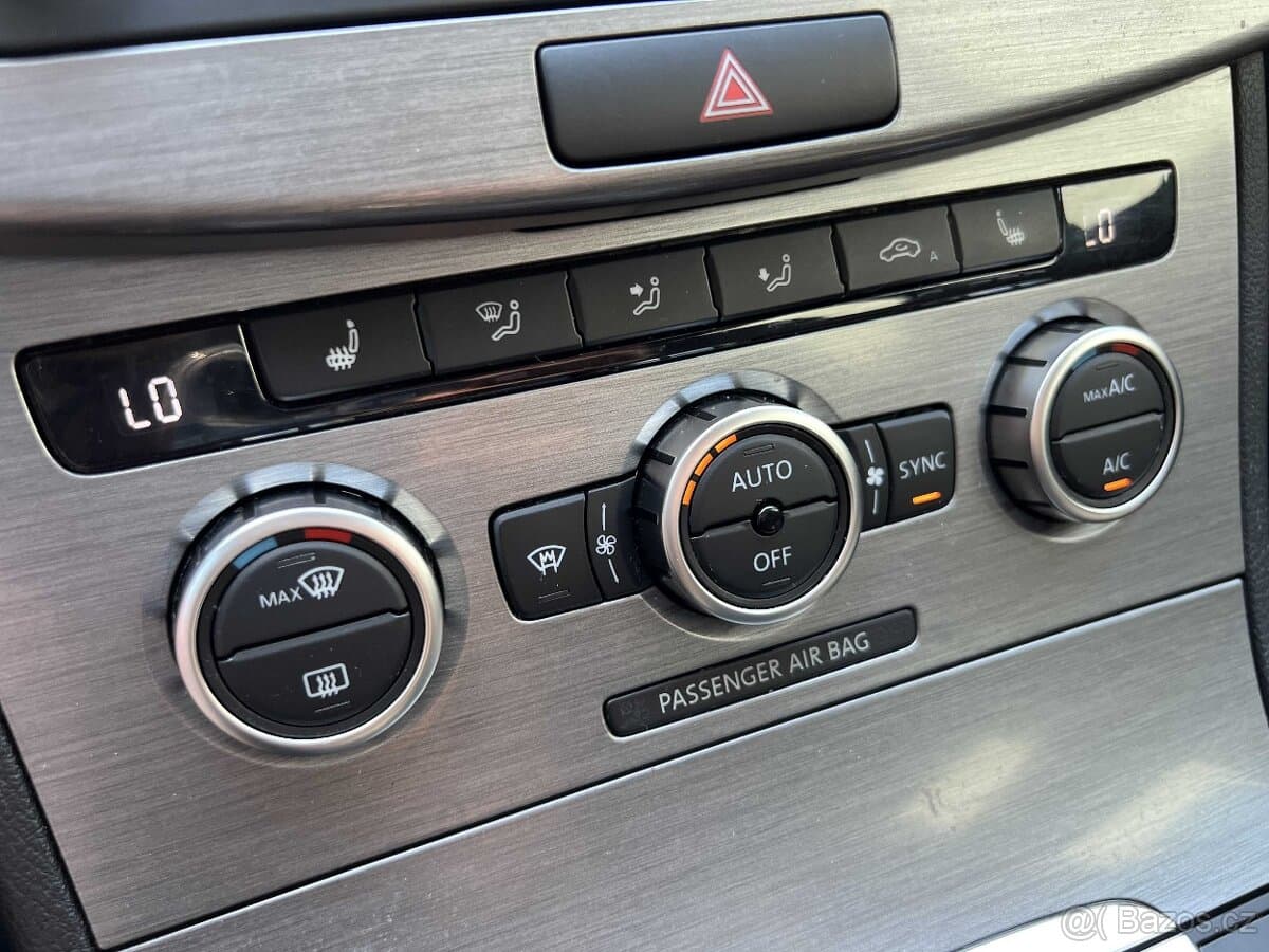 2014 Volkswagen PASSAT - 9